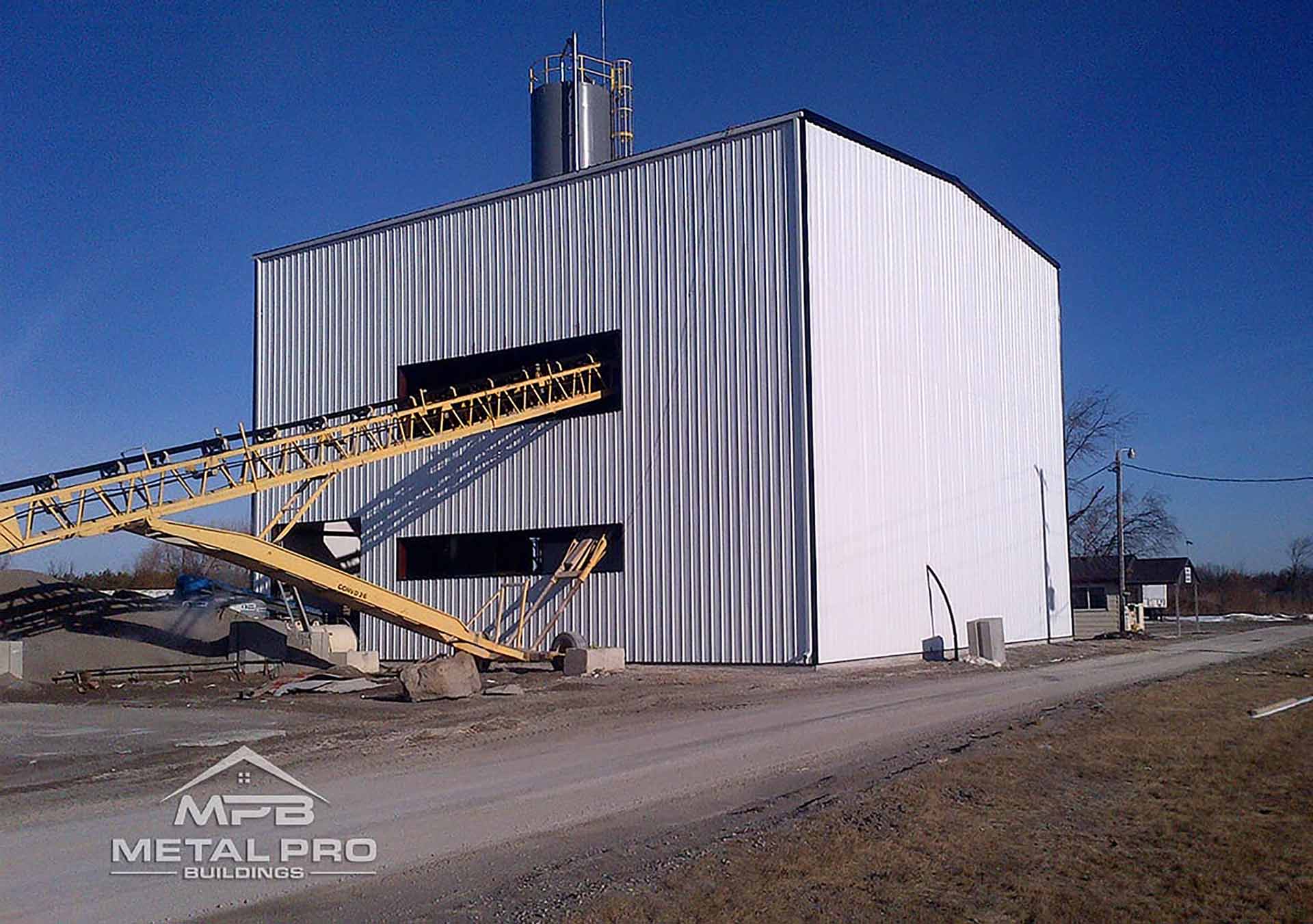 exterior of a rigid steel farm building