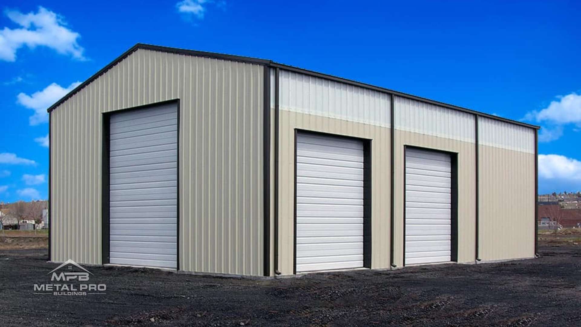 beige prefab cfs steel building kit with three garage doors