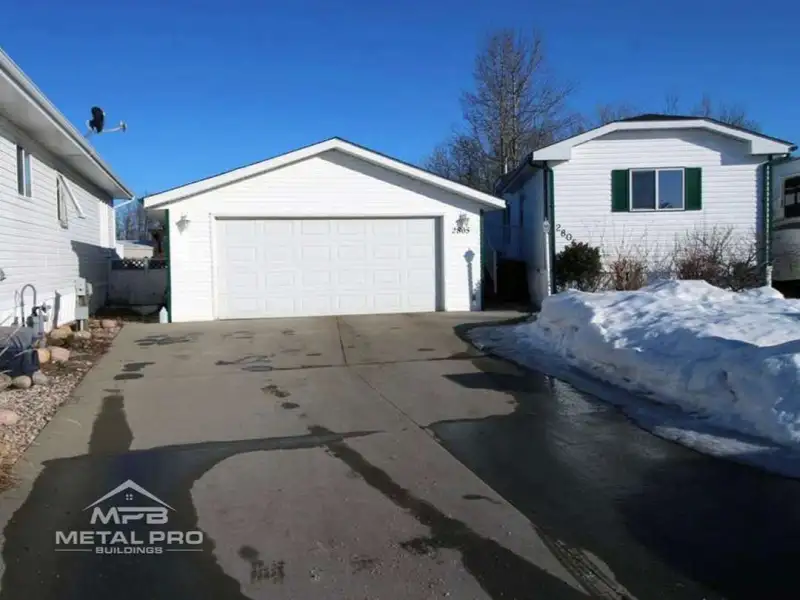 residential garage building with