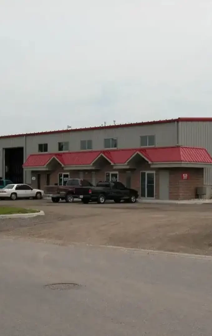 prefab retail steel building with office and garage